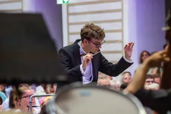 Konzentrierter Moment am Dirigentenpult